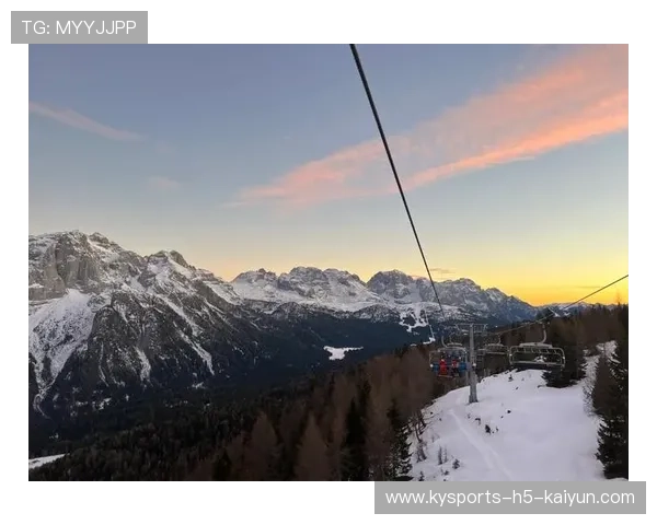 滑雪落地震得雪面裂开？探秘极速滑行背后的震撼瞬间