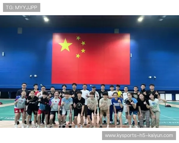 球员社媒晒出家庭聚餐，粉丝称其“人设抗打”